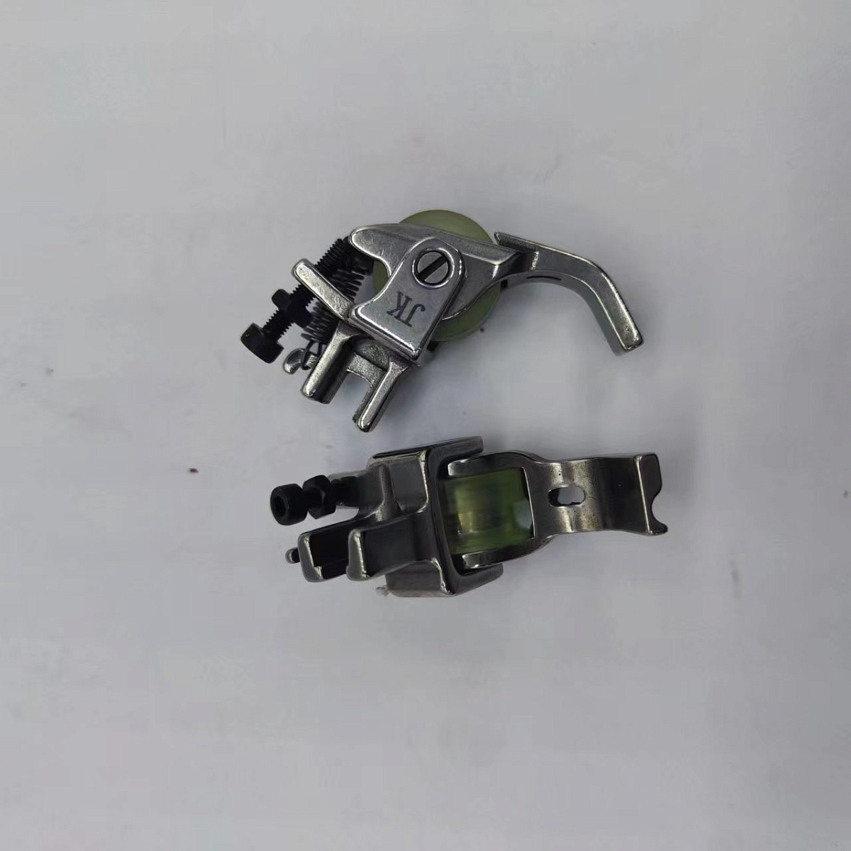 Лапка под кедер с роликом P69LH 3/16" Jack